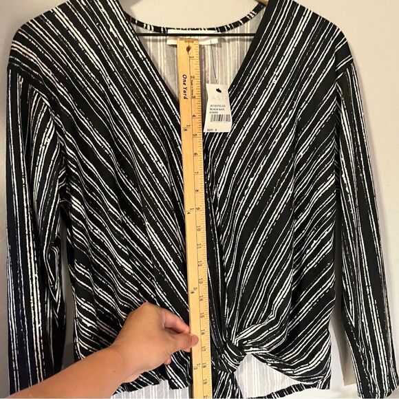 ASTR the Label Tie Front Blouse V-Neck Striped Black White - Picture 5 of 6